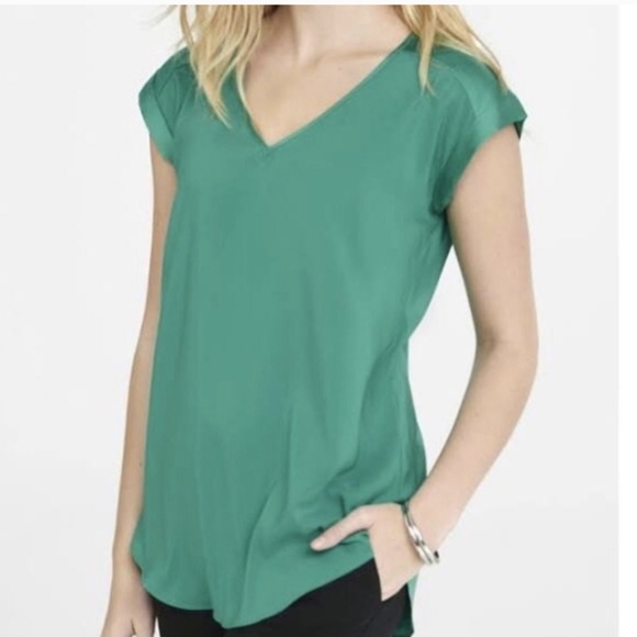 Bundle of five silk blouses - Picture 3 of 7